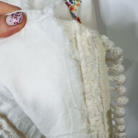 Moulinette Soeurs Anthropologie White Cotton Floral Embroidered Top Pom Tassels - Picture 9 of 10